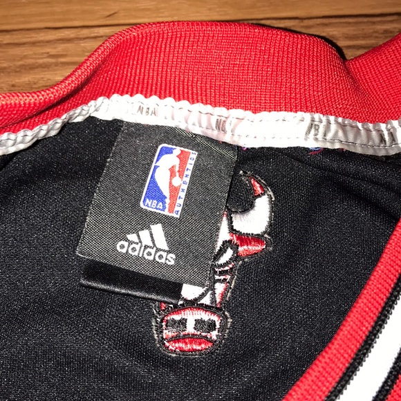 ADIDAS CHICAGO BULLS JERSEY - Picture 5 of 8